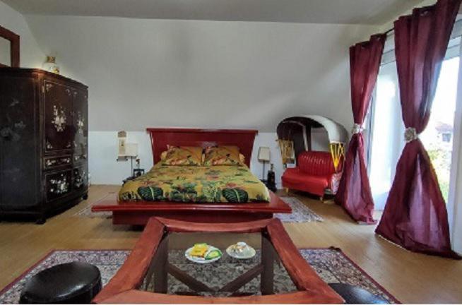Chez Aurelia - Chambres & Table D'Hotes La Couture-Boussey Kamer foto